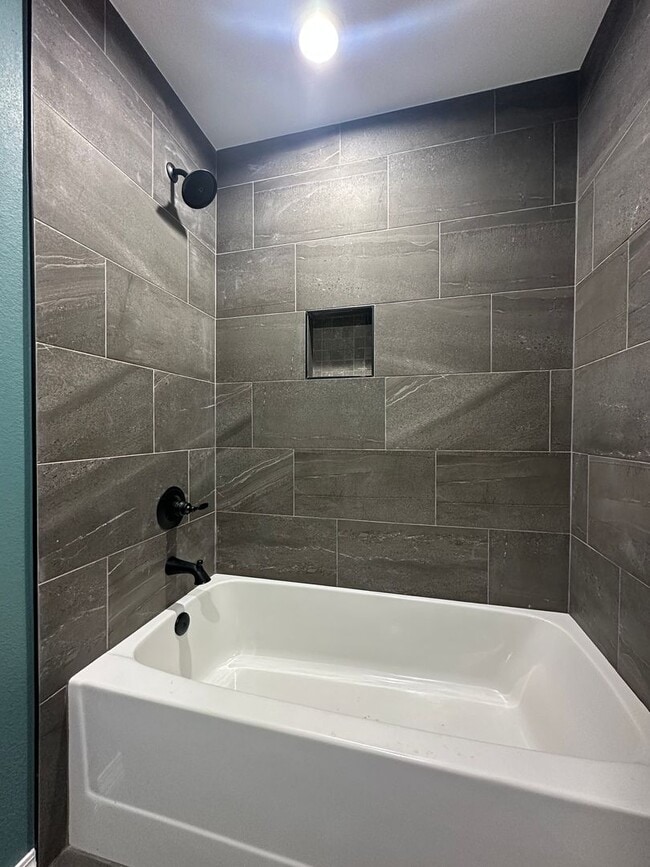 Building Photo - 1720 N 7th St