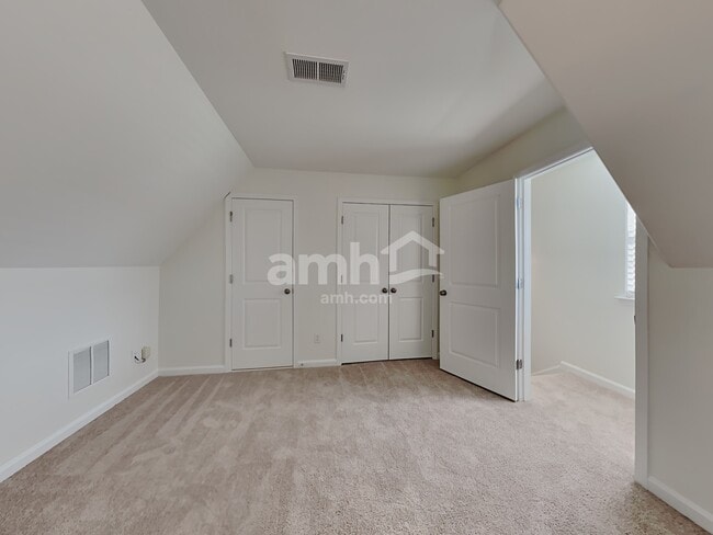 Building Photo - 5462 Stonecrest Dr