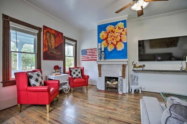 Building Photo - 1124 Church St