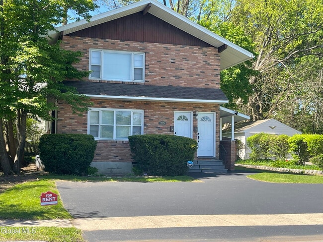 Primary Photo - 235 Washington Ave