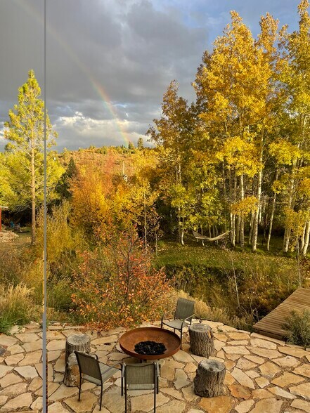 Building Photo - 4643 Balsam Dr