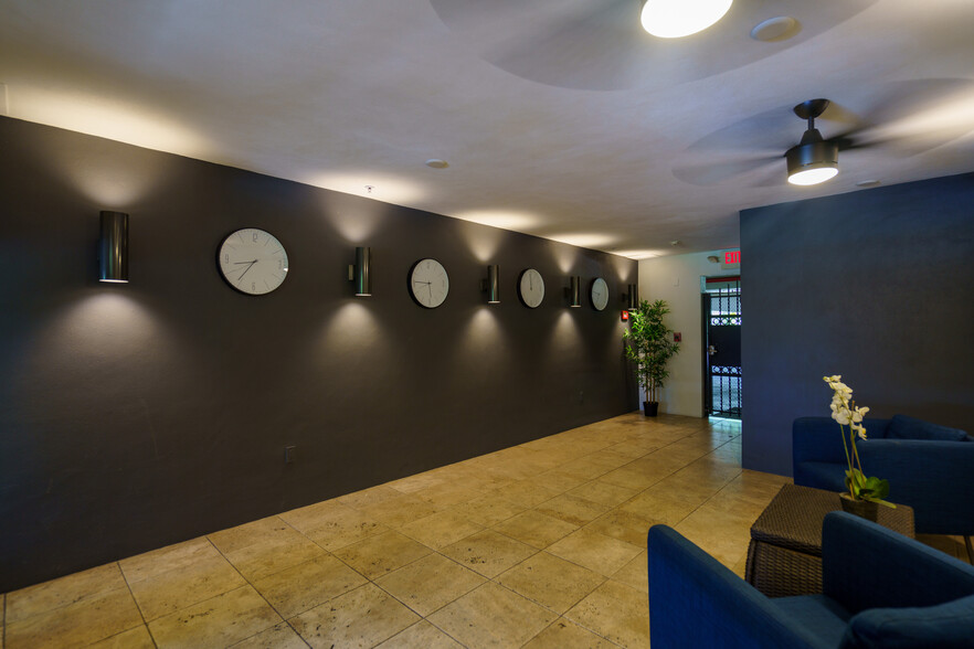 Building Photo - 300 Majorca Ave