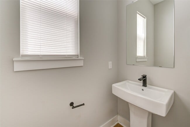 Building Photo - 4220 McKinley St