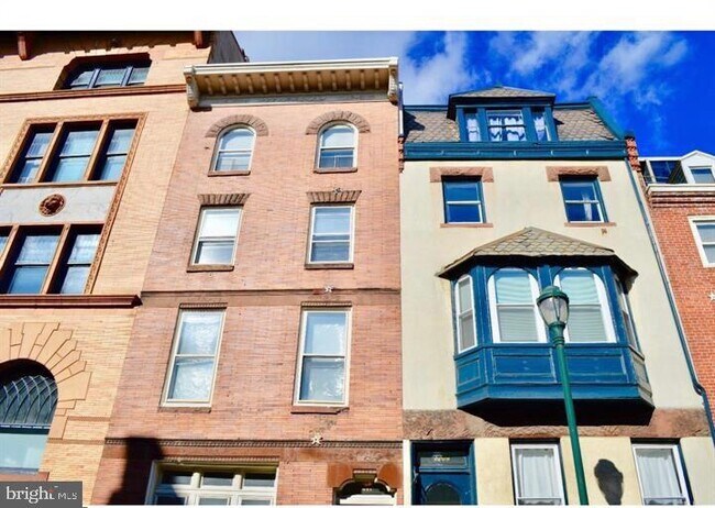 Building Photo - 1203 Locust St