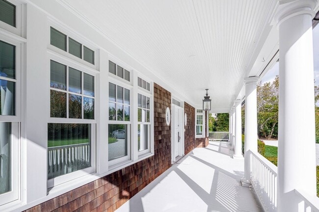 Building Photo - 63 Meadowmere Pl