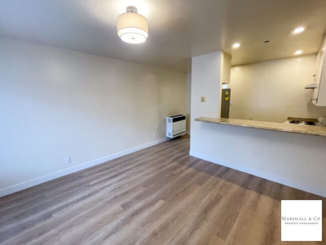 Building Photo - LAST MONTH FREEUPDATED STUDIO WITH NEW KIT...