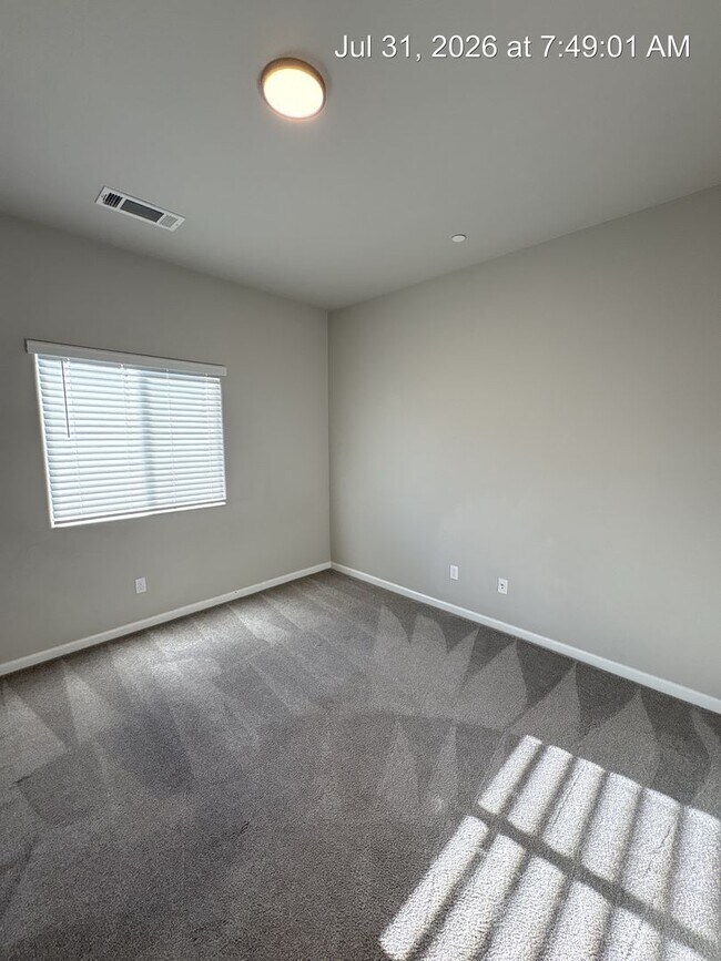 Building Photo - 4319