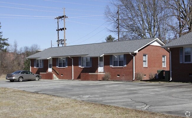 Primary Photo - 809 Church St