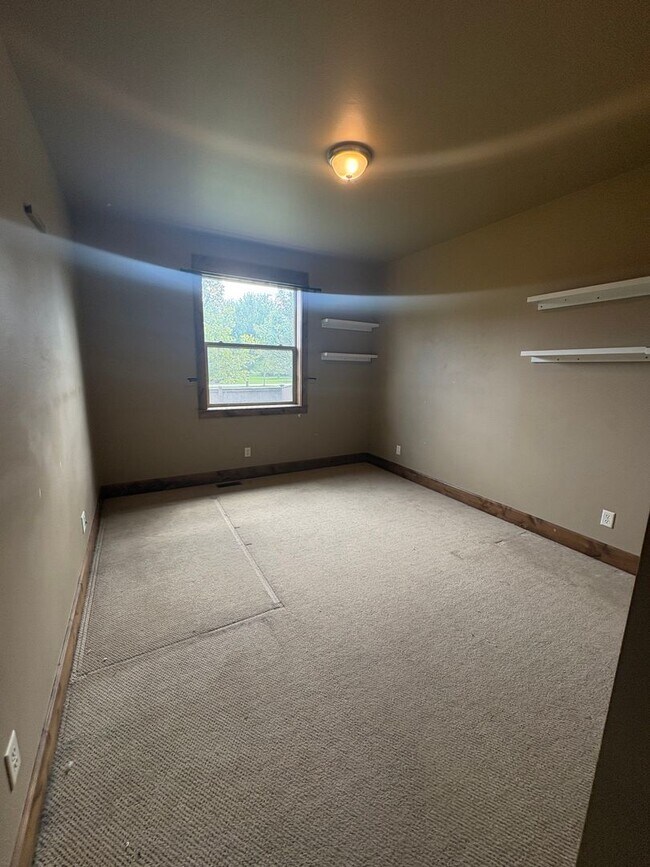 Building Photo - 3114 Madrona Ln