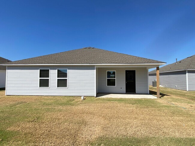 Building Photo - *NOW PRELEASING* Three Bedroom | Two Bath Home in East Village