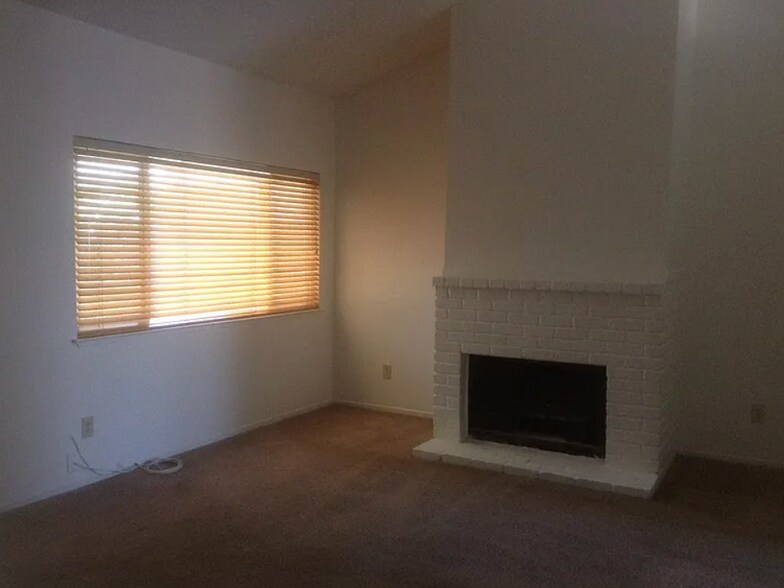 Building Photo - 9435 Maria Way