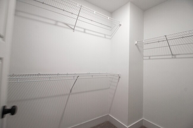 Building Photo - 2036 Warbler Dr