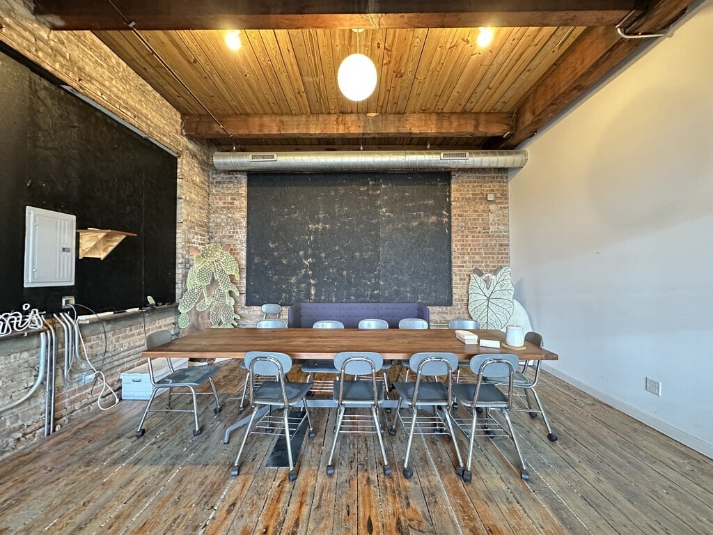 Building Photo - 3124 W Carroll Ave