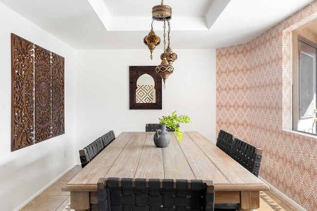 Building Photo - 6235 E Thunderbird Rd