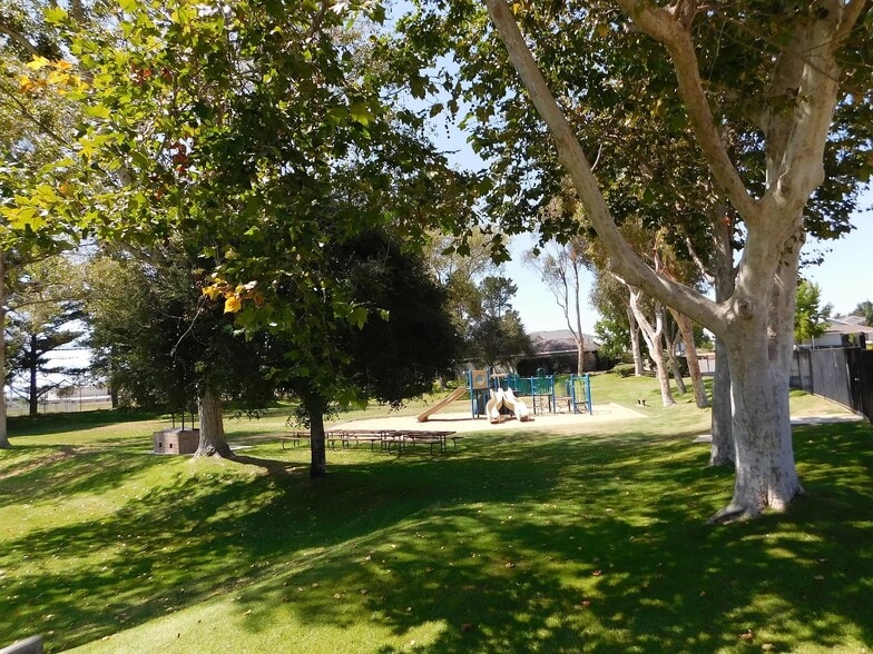 private community park - 4184 Breezy Glen Dr
