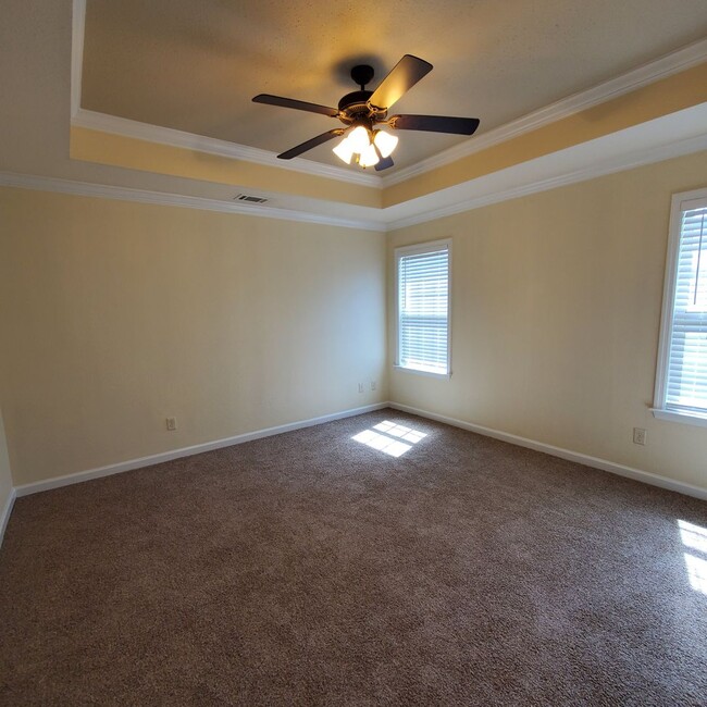 Building Photo - Charming 3BR/2BA Home in Glen Laurel: Mode...