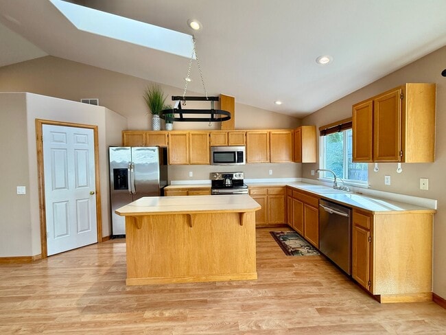 Building Photo - Immaculate Mill Creek Rambler | A/C • Cul-...