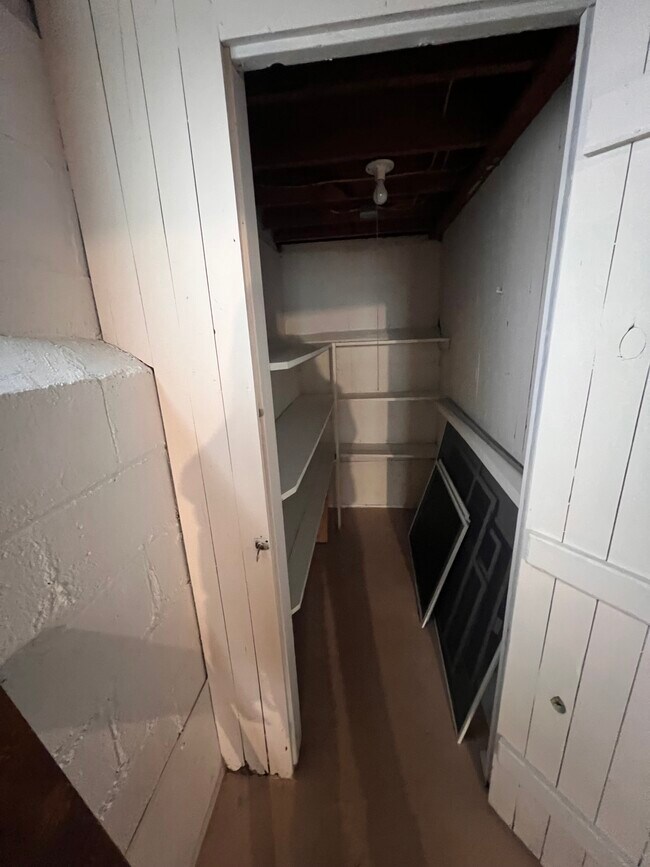 Building Photo - 123 Gould Ave