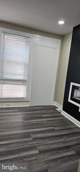 Building Photo - 1531 W Fairmount Ave