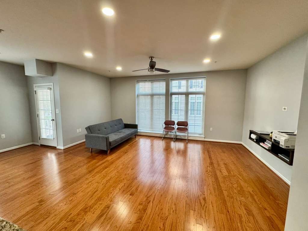 Building Photo - 3017 Meridian Cmns