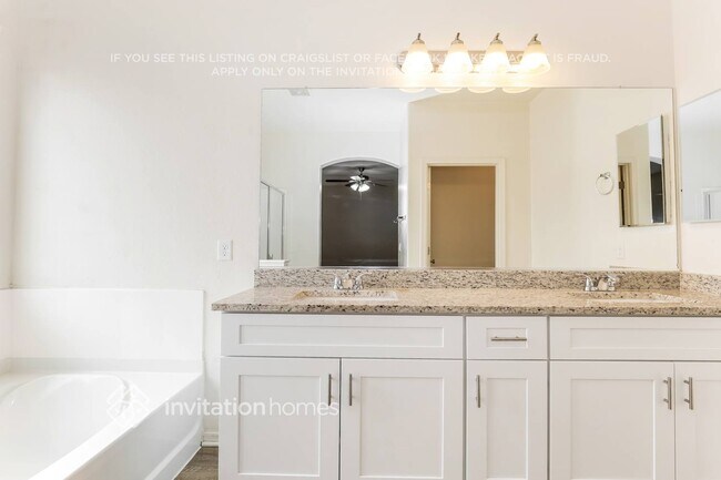 Building Photo - 11855 W Monte Vista Rd