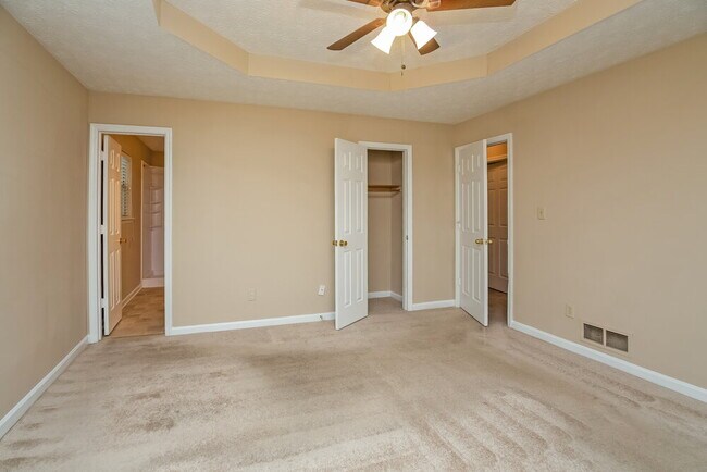 Building Photo - 5972 Nell Ln