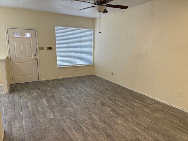 Building Photo - 1103 Dulles Ave