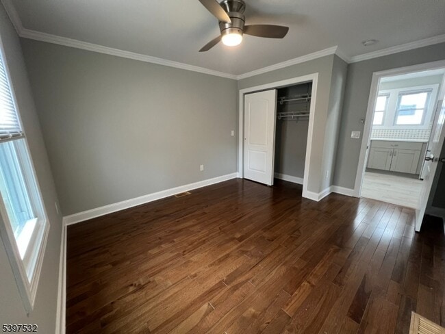 Building Photo - 20 Van Dyke Pl