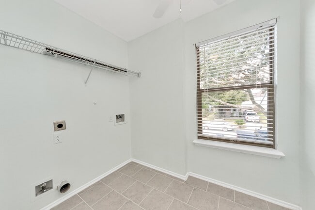 Building Photo - 2610 Skyview Shadows Ct