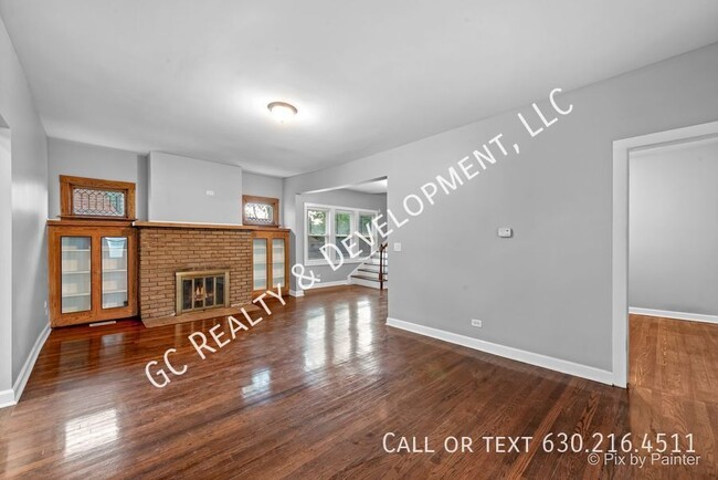 Building Photo - 1650 W 100th St