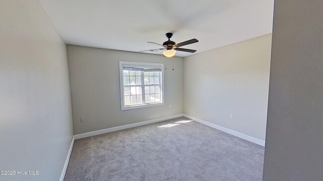 Building Photo - 209 Oak Ridge Ln