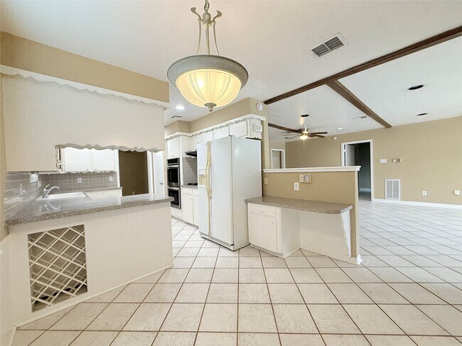 Building Photo - 9231 Stroud Dr