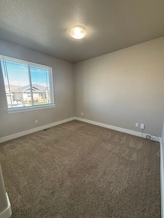 Building Photo - 1333 Alyssa Way