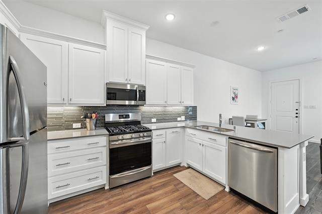 Building Photo - 6489 Iron Horse Blvd