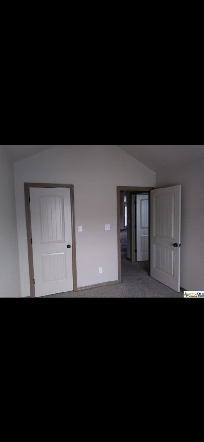 Building Photo - 4007 Salt Fork Dr