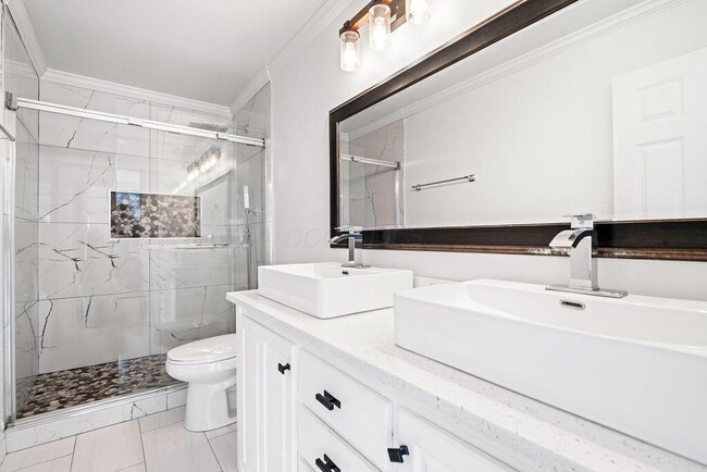 Building Photo - 39 Groton Dr