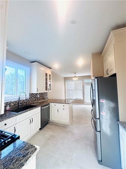Building Photo - 2079 Planters Mill Ln