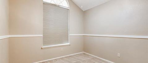 Building Photo - 1611 Brenwood Dr
