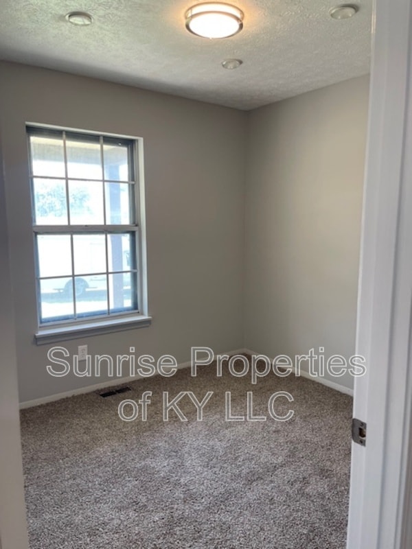 Building Photo - 10105 McNeely Lake Dr