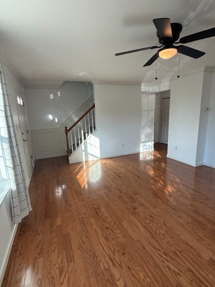 Building Photo - 48 Laurel Dr