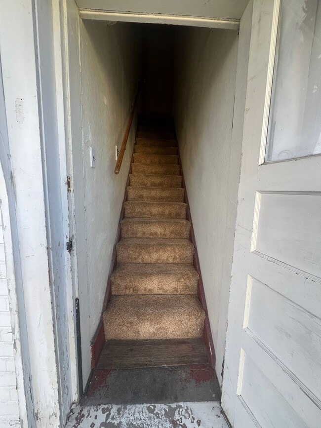 Building Photo - 1358 S 4th Ave