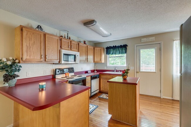 Building Photo - 3 bdrm/2 Bath Condo  Bristol, TN