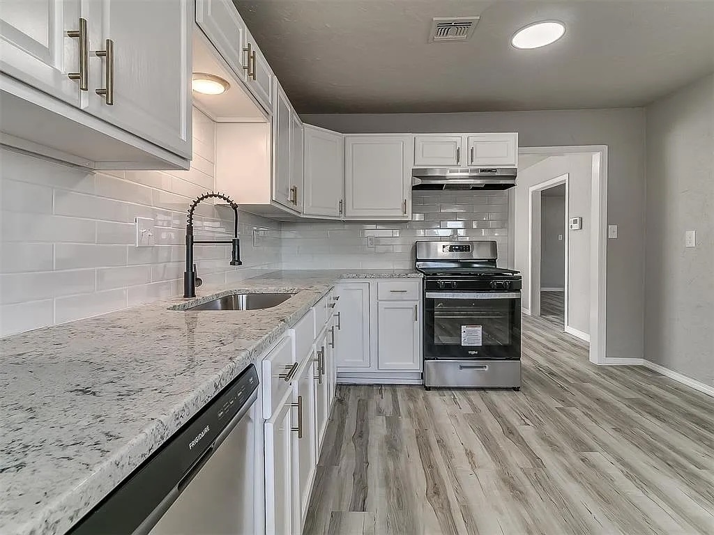 Kitchen - 2200 NW 33rd St