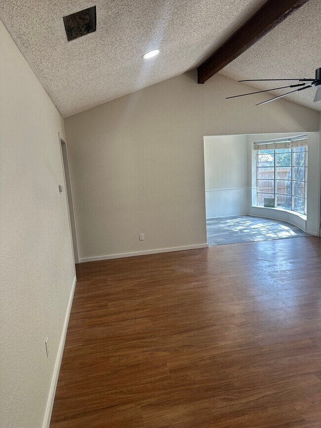 Building Photo - 8608 Brookridge Dr