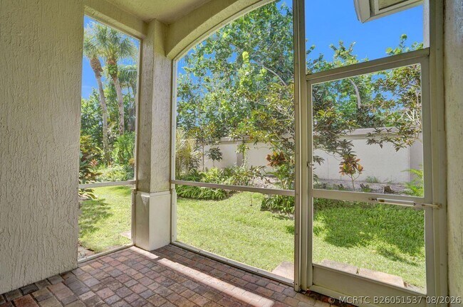 Building Photo - 606 W Circle Dr