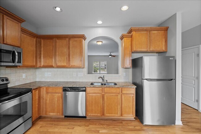 Building Photo - Well Maintained Three Bedroom Home!