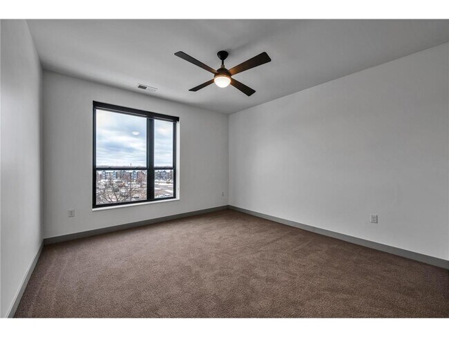 Building Photo - 640 Wisconsin Ave N