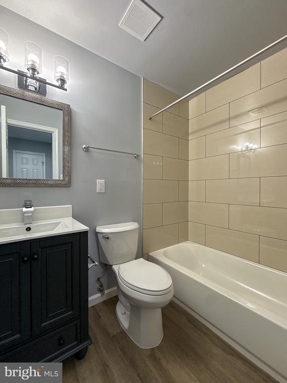 Building Photo - 3036 Virginia Dare Ct