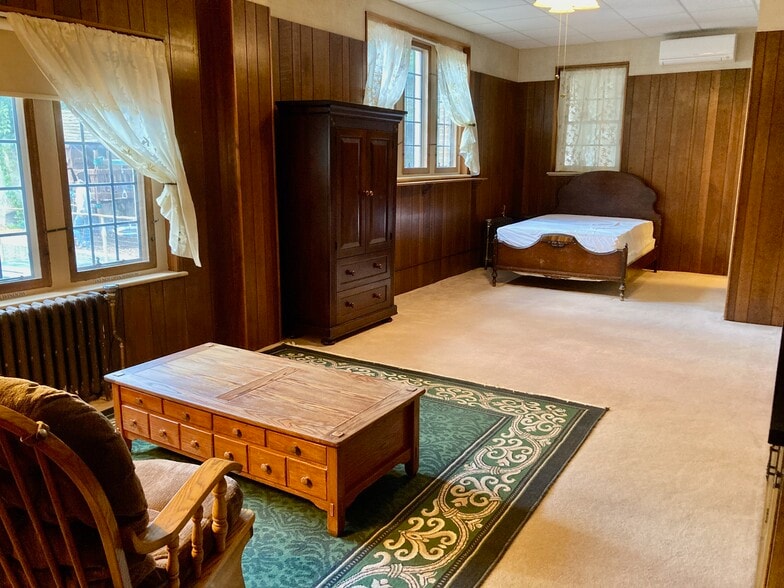 Studio main room - 1915 Logan Ave S