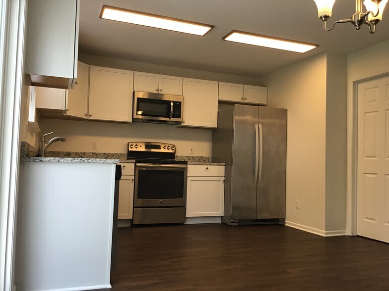 Building Photo - 9318 W Rising Sun Dr